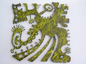 Métal ajouré avec graphiti jaune